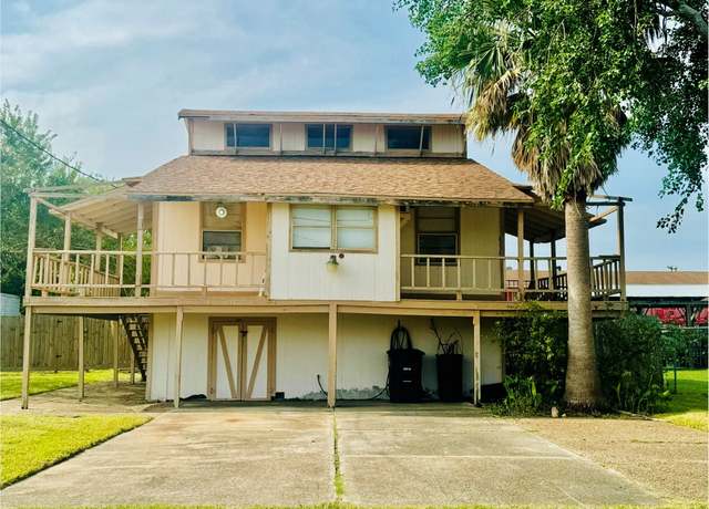 Property at 1002 22nd St, San Leon, TX 77539, 2 beds, 2 baths