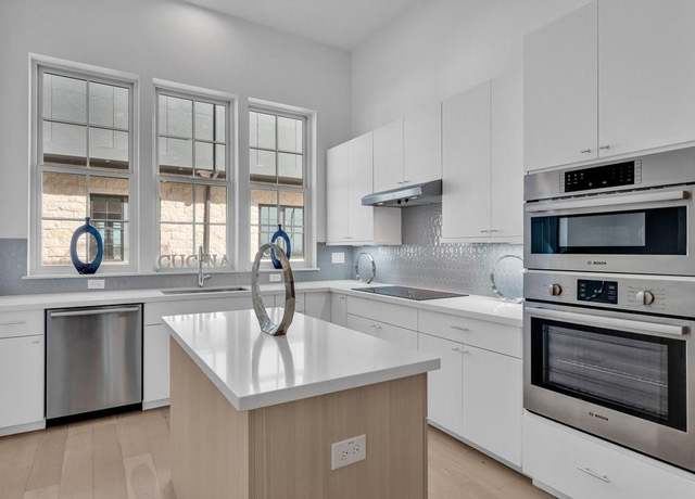 Property at 745 Bringhurst, Houston, TX 77020, 2 beds, 2.5 baths