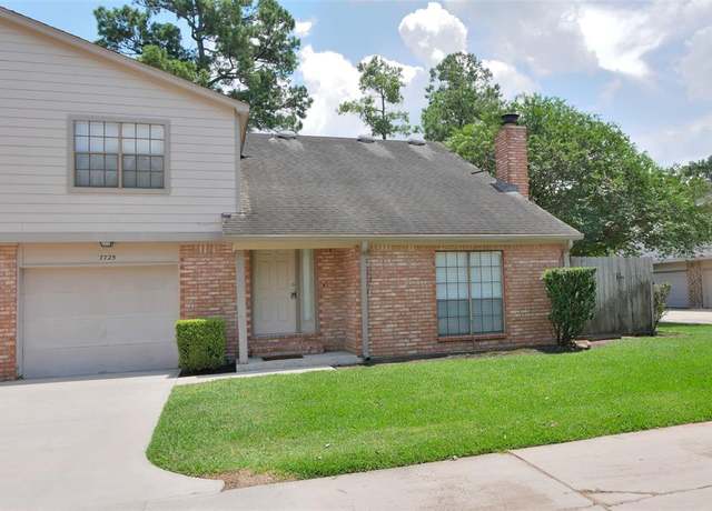 Property at 7725 Champion Pines Dr #31, Spring, TX 77379, 1 bed, 1.5 baths