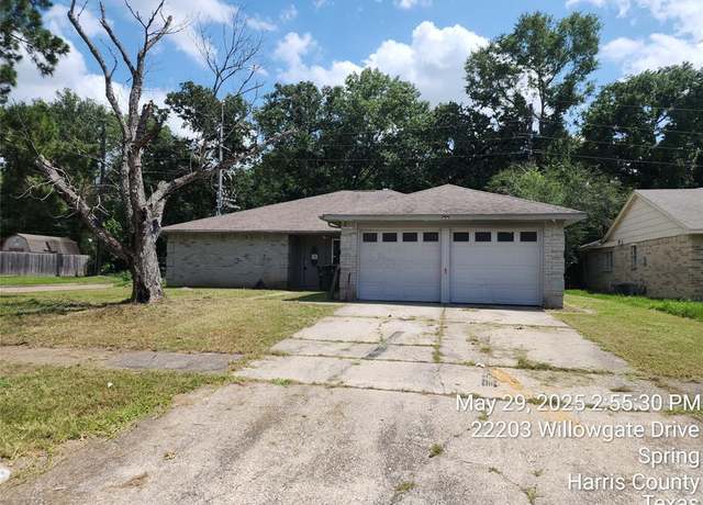 Property at 6410 Barrygate Dr, Spring, TX 77373, 4 beds, 2 baths