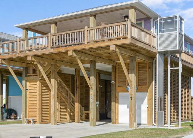 Property at 882 Townsend Dr, Crystal Beach, TX 77650, 3 beds, 3 baths