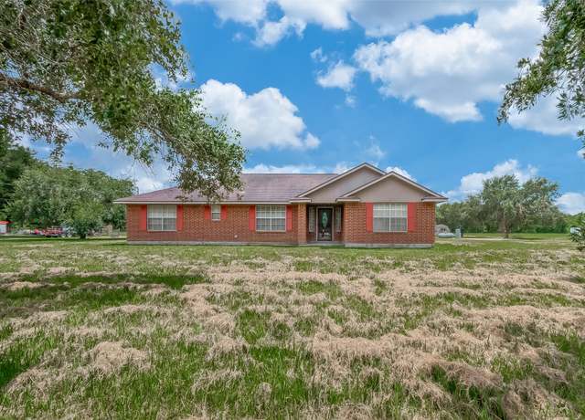 Property at 1206 Dyann Dr, Wharton, TX 77488, 3 beds, 2 baths