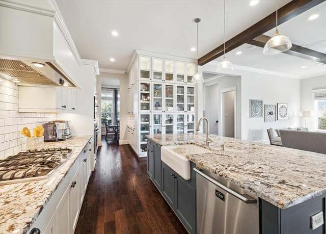 Property at 2126 Gadwall Dr, Conroe, TX 77384, 4 beds, 4.5 baths