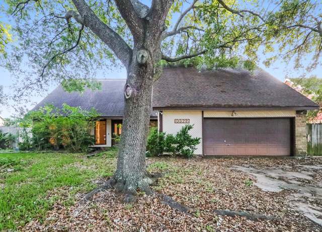Property at 10922 Sagemorgan Dr, Houston, TX 77089, 5 beds, 3 baths
