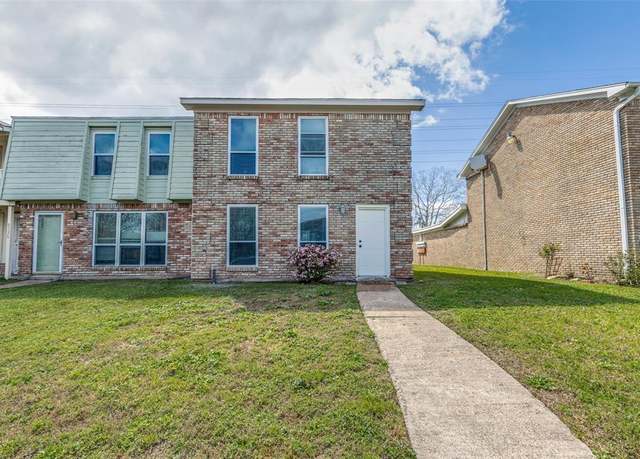 Property at 8322 Oakhaven Rd, La Porte, TX 77571, 2 beds, 1.5 baths