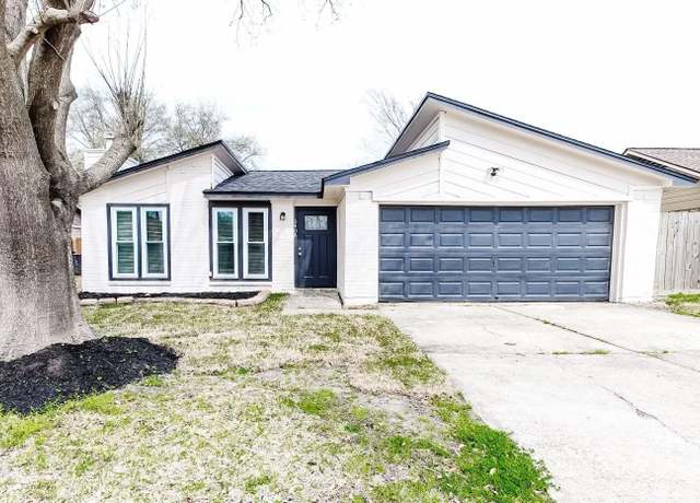 Property at 3402 Pecan Grove Dr, Baytown, TX 77521, 3 beds, 2 baths