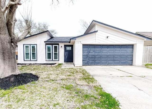 Property at 3402 Pecan Grove Dr, Baytown, TX 77521, 3 beds, 2 baths