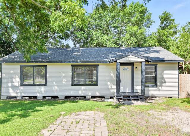 Property at 622 S Idaho St, La Porte, TX 77571, 3 beds, 1 bath