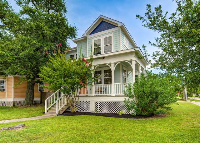 Property at 4509 N Live Oak Cir, Galveston, TX 77550, 4 beds, 2 baths