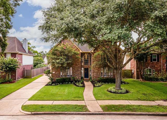 Property at 2625 Seashore Dr, Seabrook, TX 77586, 4 beds, 2.5 baths