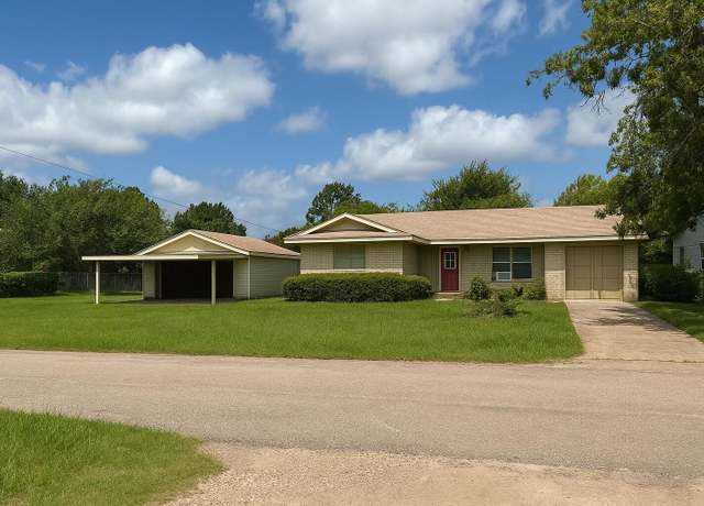 Property at 112 S Carol Dr, Quinlan, TX 75474, 2 beds, 1 bath
