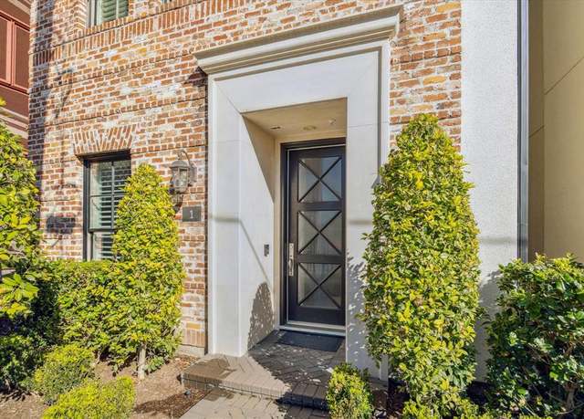 Property at 1 Robita St, Houston, TX 77019, 3 beds, 3.5 baths