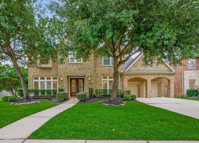 Property at 16226 Breakwater Path Dr, Houston, TX 77044, 5 beds, 4.5 baths