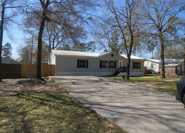 Property at 31519 Brady St, Magnolia, TX 77355, 5 beds, 2 baths