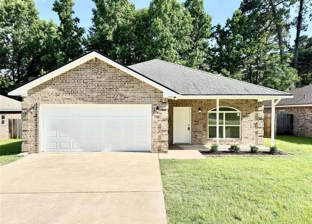 Property at 330 Green Leaf St, Huntsville, TX 77340, 3 beds, 2 baths