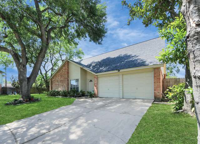 Property at 8442 Blue Quail Dr, Houston, TX 77489, 5 beds, 2.5 baths