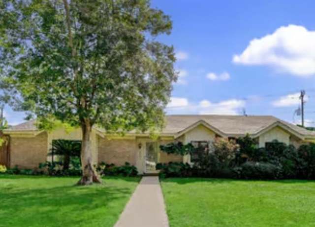 Property at 8007 Twin Hills Dr, Houston, TX 77071, 3 beds, 2 baths