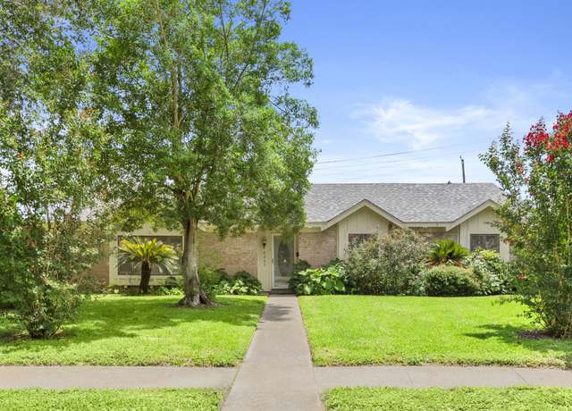 Property at 8007 Twin Hills Dr, Houston, TX 77071, 3 beds, 2 baths