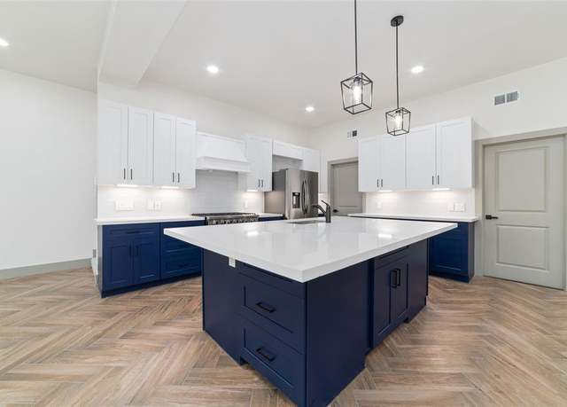 Property at 11931 S Red Cedar Cir, The Woodlands, TX 77380, 5 beds, 3.5 baths