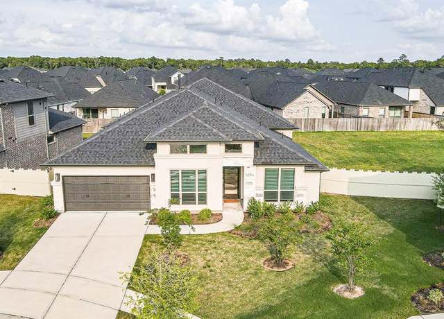 Property at 10383 Bayou Oaks Dr, Conroe, TX 77385, 4 beds, 3.5 baths