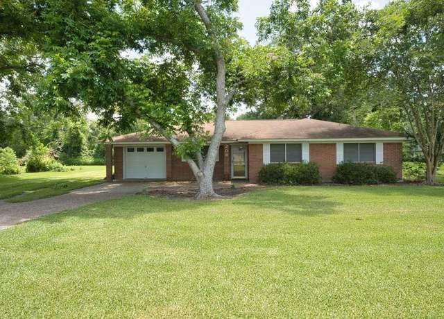 Property at 208 Roark Ln, Jones Creek, TX 77541, 3 beds, 1.5 baths