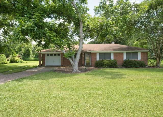 Property at 208 Roark Ln, Jones Creek, TX 77541, 3 beds, 1.5 baths