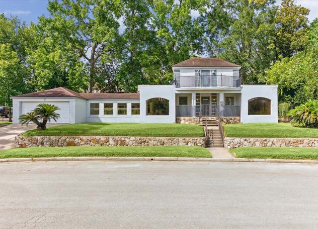 Property at 1820 N Macgregor Way, Houston, TX 77023, 2 beds, 2.5 baths