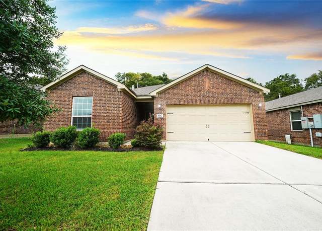 Property at 7647 Glaber Leaf Rd, Conroe, TX 77304, 4 beds, 2 baths