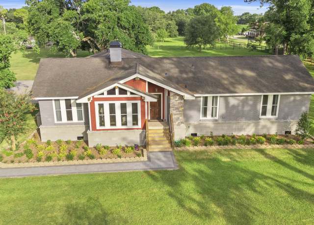 Property at 3211 County Road 237, Alvin, TX 77511, 4 beds, 2.5 baths