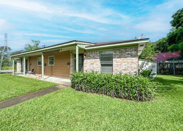Property at 4537 Dakota St, Dickinson, TX 77539, 2 beds, 1 bath