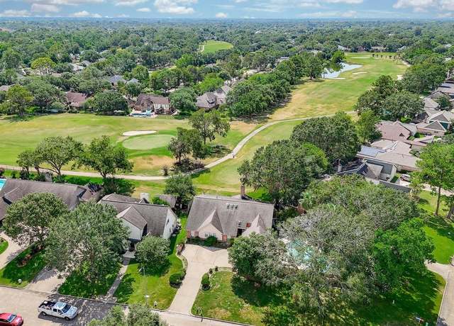 Property at 4002 Greenbriar Dr, Missouri City, TX 77459, 4 beds, 2.5 baths