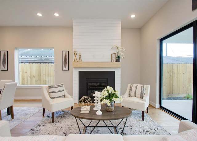 Property at 110 E 28th St, Houston, TX 77008, 4 beds, 3.5 baths