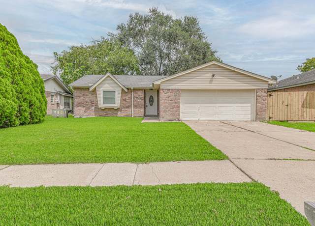 Property at 3331 Fern Rock Dr, La Porte, TX 77571, 3 beds, 2 baths