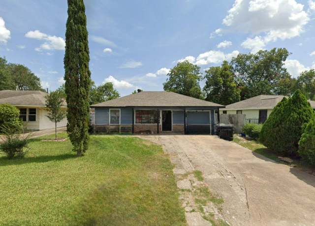 Property at 4730 Larkspur St, Houston, TX 77033, 4 beds, 3 baths