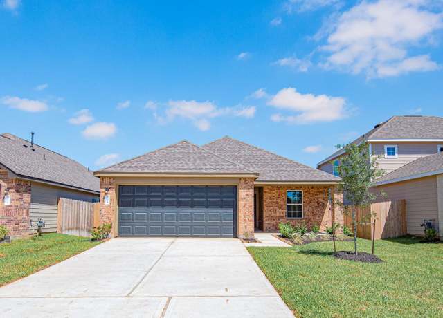 Property at 16921 Hazelnut Dr, Conroe, TX 77302, 3 beds, 2 baths