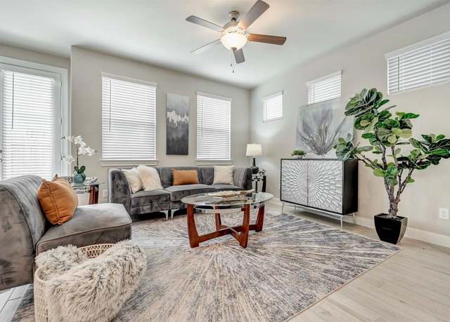 Property at 9831 Heritage Run Ln, Houston, TX 77080, 3 beds, 2.5 baths