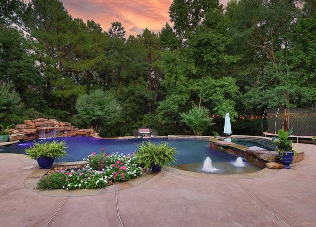 Property at 8509 Prince William Ct, Montgomery, TX 77316, 3 beds, 2.5 baths