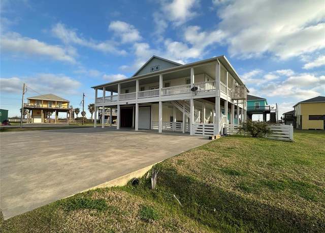 Property at 968 Seagull Ln, Crystal Beach, TX 77650, 4 beds, 2.5 baths