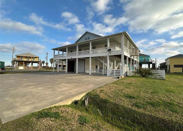 Property at 986 Seagull Ln, Crystal Beach, TX 77650, 4 beds, 2.5 baths