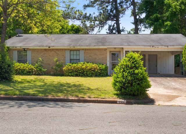 Property at 827 Scarlet Oak St, Nacogdoches, TX 75964, 3 beds, 2 baths