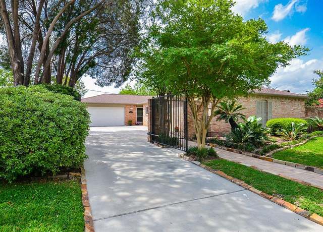 Property at 2414 Briarbrook Dr, Houston, TX 77042, 3 beds, 2 baths