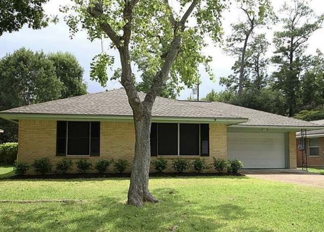 Property at 2015 Gardenia Dr, Houston, TX 77018, 2 beds, 1.5 baths