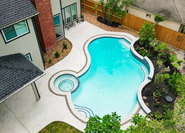Property at 5807 Mountain View Dr, Houston, TX 77345, 4 beds, 3.5 baths