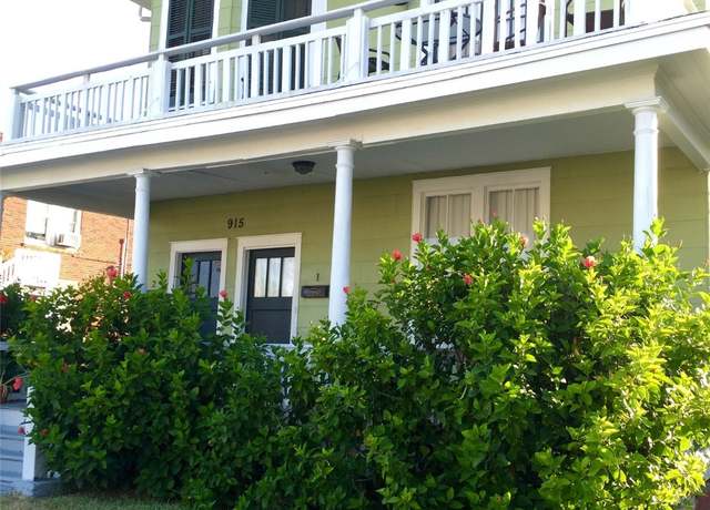 Property at 915 11th St, Galveston, TX 77550, 3 beds
