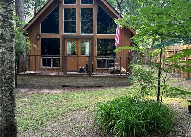 Property at 20 Shannon St, Huntsville, TX 77320, 2 beds, 1 bath