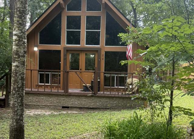 Property at 20 Shannon St, Huntsville, TX 77320, 2 beds, 1 bath
