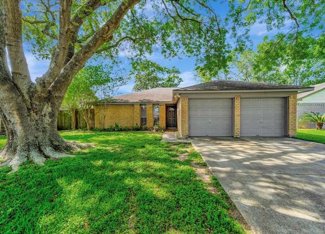 Property at 403 Elder Vista Dr, Houston, TX 77598, 3 beds, 2 baths