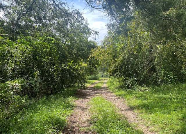 Property at 2100 W Geronimo Trl, Cleveland, TX 77328