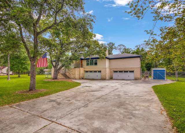 Property at 1010 Rosewood Dr, Dickinson, TX 77539, 3 beds, 2 baths