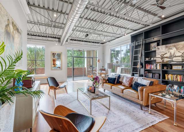Property at 1708 Washington Ave Unit C, Houston, TX 77007, 1 bed, 1.5 baths